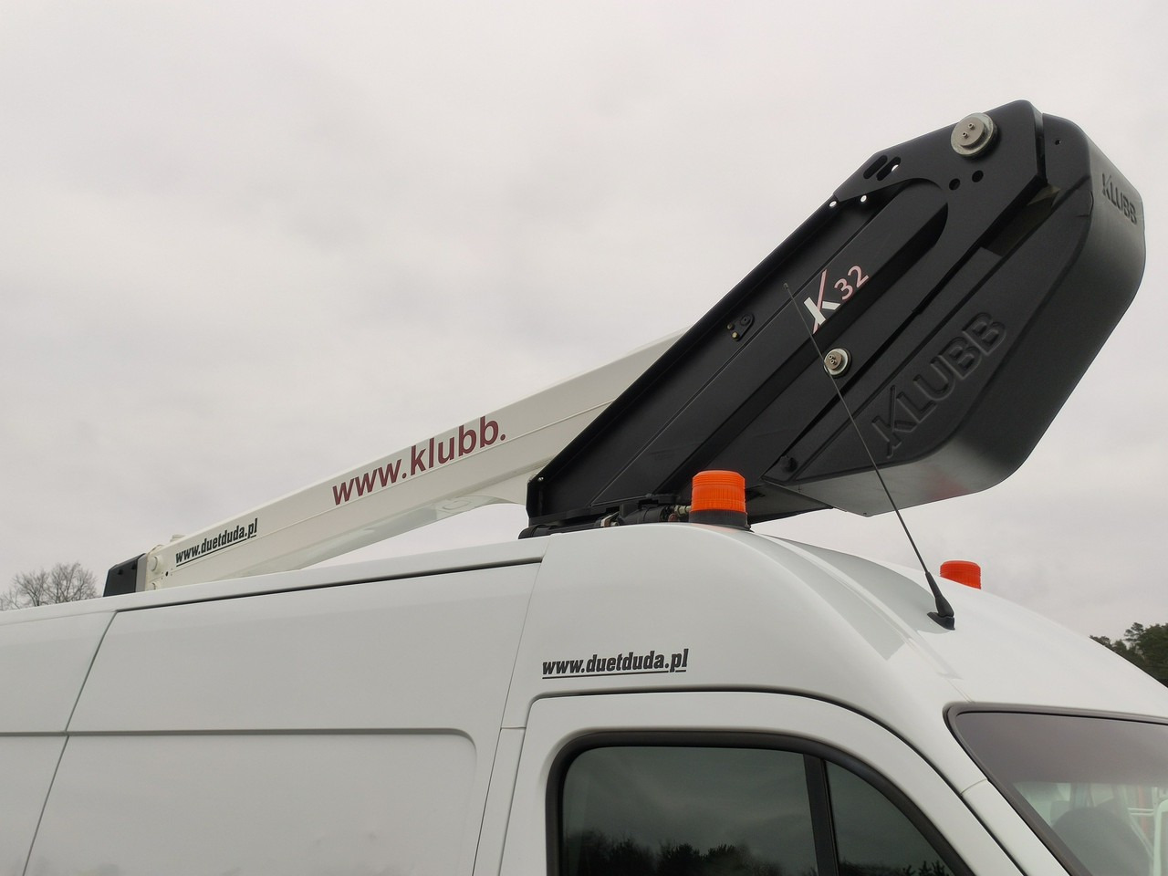LKW mit Arbeitsbühne Renault Master: das Bild 12