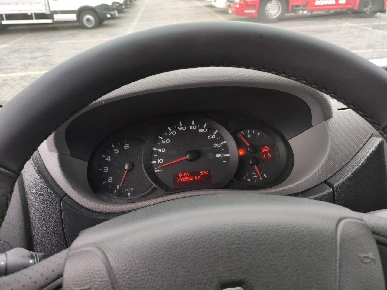 LKW mit Arbeitsbühne Renault Master: das Bild 33