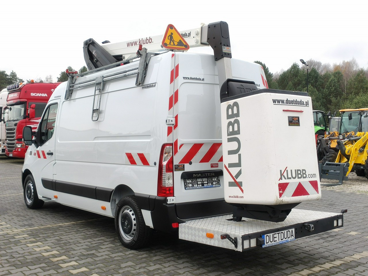 LKW mit Arbeitsbühne Renault Master: das Bild 9