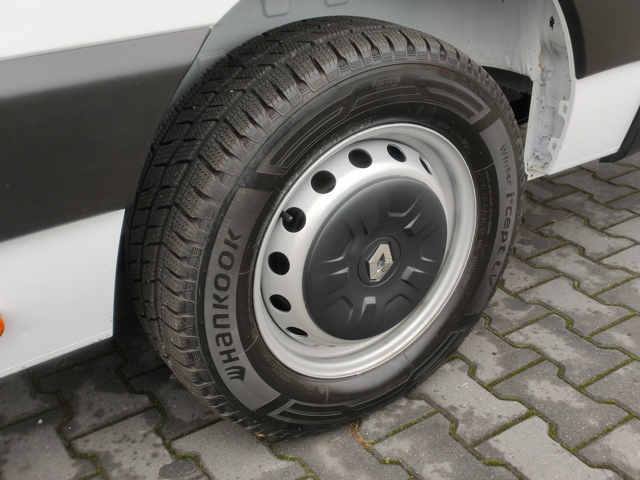 LKW mit Arbeitsbühne Renault Master: das Bild 21
