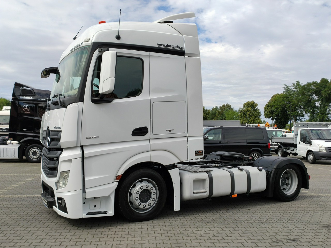 Mercedes ACTROS 1845 Euro 6 Low Deck Mega !!! - Sattelzugmaschine: das Bild 5 Mercedes ACTROS 1845 Euro 6 Low Deck Mega !!! - Sattelzugmaschine: das Bild 5