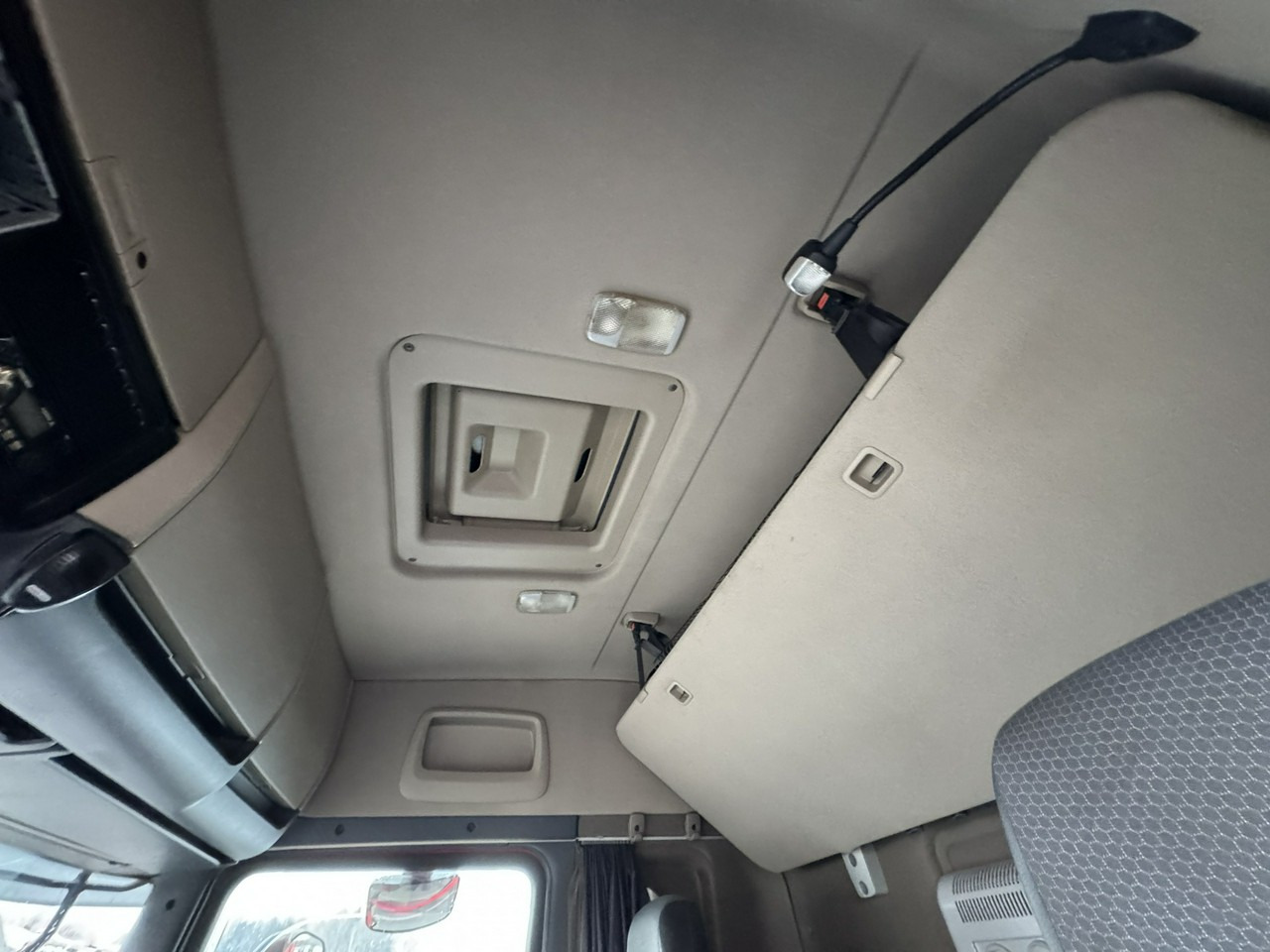 Sattelzugmaschine Scania R410 E6 4x2 Retarder Klima Postojowa Low deck / Mega: das Bild 27