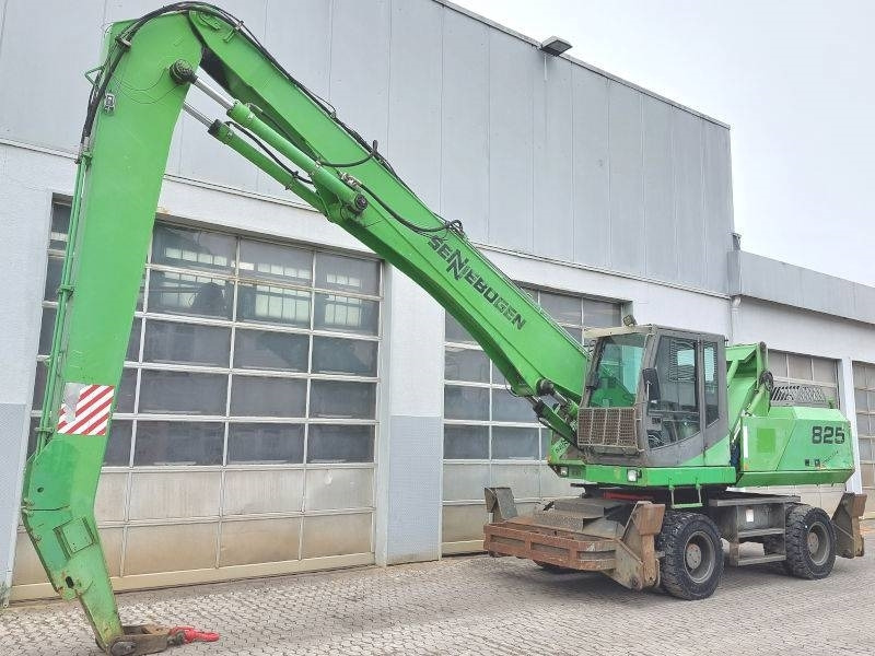 Sennebogen 825 - Umschlagbagger: das Bild 2 Sennebogen 825 - Umschlagbagger: das Bild 2