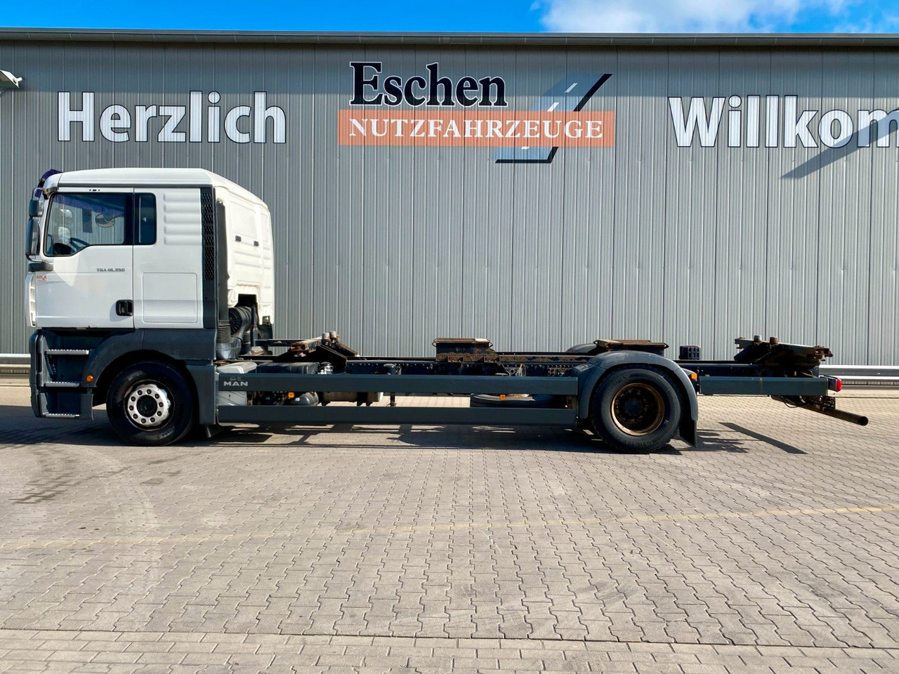 MAN TGA 18.350 LL Fahrschule*Driving school*5 Sitze MAN TGA 18.350 LL Fahrschule*Driving school*5 Sitze - Containerwagen/ Wechselfahrgestell LKW: das Bild 2 MAN TGA 18.350 LL Fahrschule*Driving school*5 Sitze MAN TGA 18.350 LL Fahrschule*Driving school*5 Sitze - Containerwagen/ Wechselfahrgestell LKW: das Bild 2