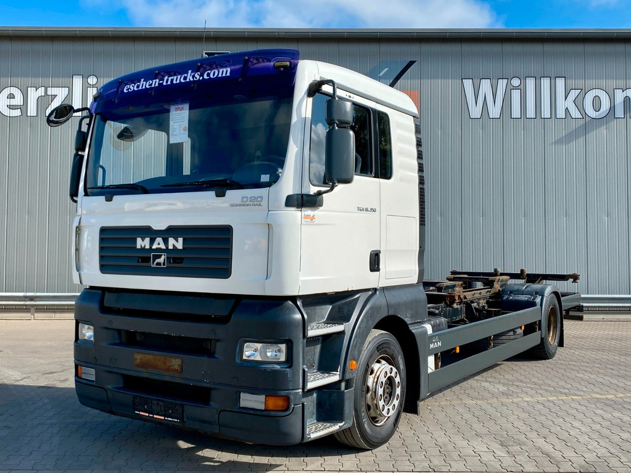 MAN TGA 18.350 LL Fahrschule*Driving school*5 Sitze MAN TGA 18.350 LL Fahrschule*Driving school*5 Sitze - Pritsche LKW: das Bild 1 MAN TGA 18.350 LL Fahrschule*Driving school*5 Sitze MAN TGA 18.350 LL Fahrschule*Driving school*5 Sitze - Pritsche LKW: das Bild 1