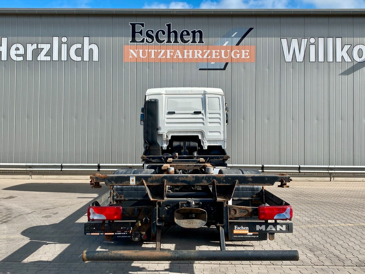 MAN TGA 18.350 LL Fahrschule*Driving school*5 Sitze MAN TGA 18.350 LL Fahrschule*Driving school*5 Sitze - Pritsche LKW: das Bild 4 MAN TGA 18.350 LL Fahrschule*Driving school*5 Sitze MAN TGA 18.350 LL Fahrschule*Driving school*5 Sitze - Pritsche LKW: das Bild 4
