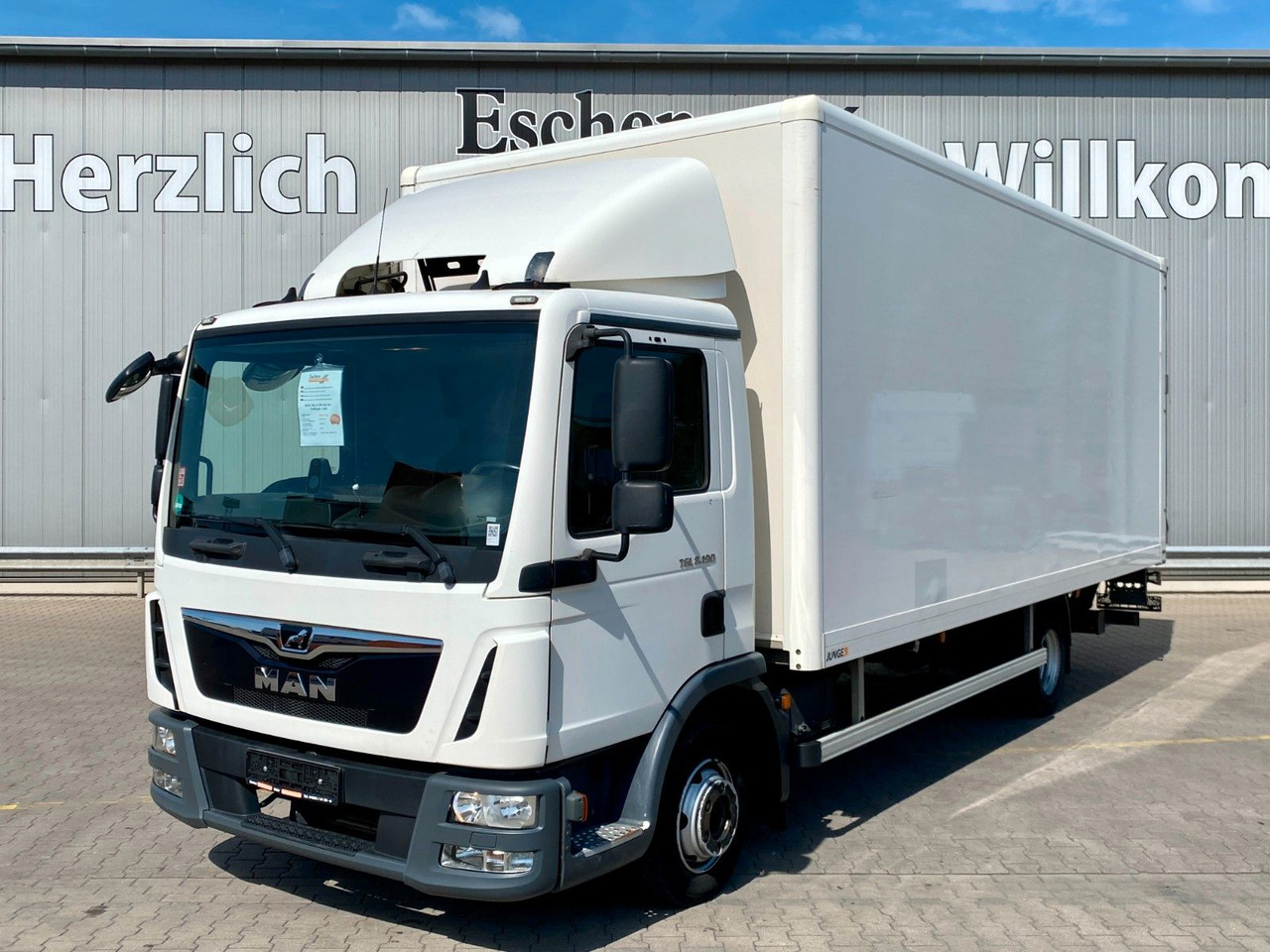 MAN TGL 8.190 | Palfinger LBW 1,00to.*Seitentür*ABS MAN TGL 8.190 | Palfinger LBW 1,00to.*Seitentür*ABS - Koffer Transporter: das Bild 1 MAN TGL 8.190 | Palfinger LBW 1,00to.*Seitentür*ABS MAN TGL 8.190 | Palfinger LBW 1,00to.*Seitentür*ABS - Koffer Transporter: das Bild 1