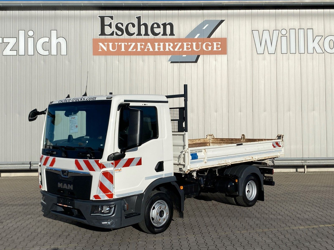 MAN TGL 8.220 BB | MEILLER*3xSitze*Klima*Navi*2x AHK - Kipper: das Bild 2 MAN TGL 8.220 BB | MEILLER*3xSitze*Klima*Navi*2x AHK - Kipper: das Bild 2
