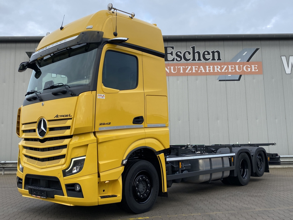 Mercedes-Benz 2542 L 6x2 Actros Giga-Space - Containerwagen/ Wechselfahrgestell LKW: das Bild 1 Mercedes-Benz 2542 L 6x2 Actros Giga-Space - Containerwagen/ Wechselfahrgestell LKW: das Bild 1