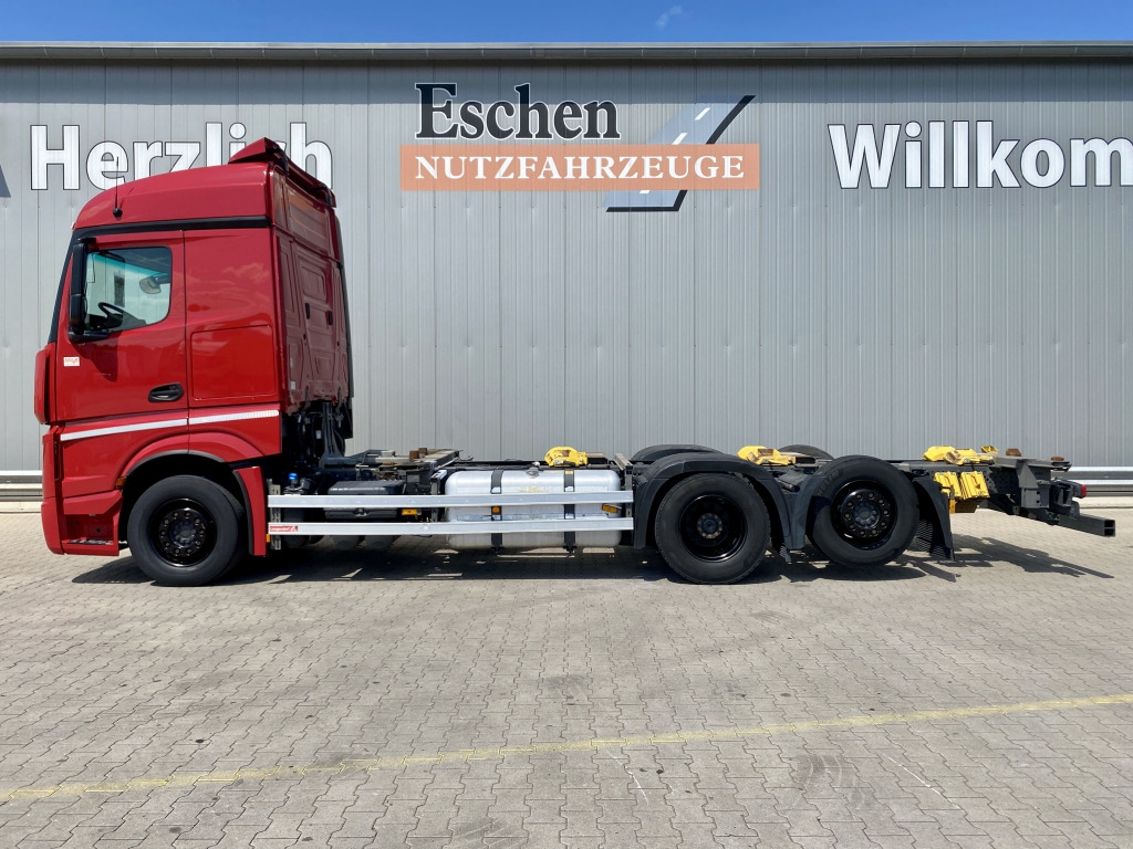 Mercedes-Benz 2546 LL 6x2 - Containerwagen/ Wechselfahrgestell LKW: das Bild 2 Mercedes-Benz 2546 LL 6x2 - Containerwagen/ Wechselfahrgestell LKW: das Bild 2