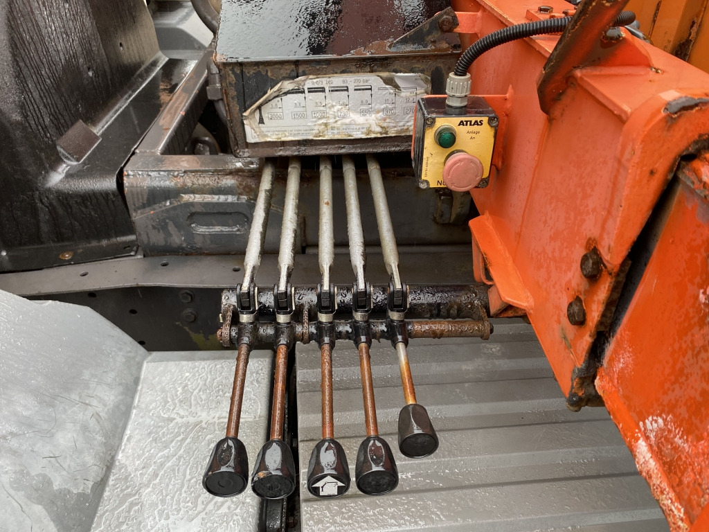 Mercedes-Benz 815 / Atlas-Faltkran - Pritsche LKW, Autokran: das Bild 2 Mercedes-Benz 815 / Atlas-Faltkran - Pritsche LKW, Autokran: das Bild 2