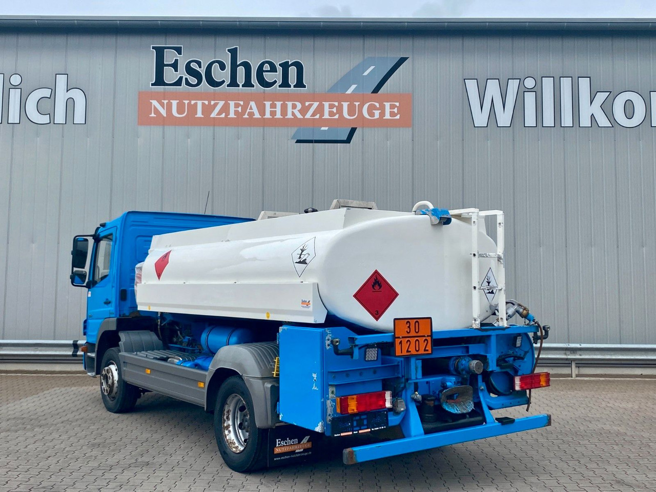 Mercedes-Benz Atego 1318 | Esterer A3*7480ltr*AHK*1.Hand - Tankwagen: das Bild 3 Mercedes-Benz Atego 1318 | Esterer A3*7480ltr*AHK*1.Hand - Tankwagen: das Bild 3