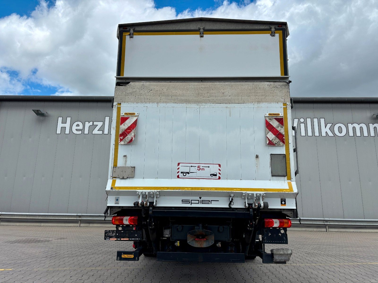 Mercedes-Benz Atego 1624 I 2,66m Höhe*Pritsche*Plane*LBW*AHK - Plane LKW: das Bild 4 Mercedes-Benz Atego 1624 I 2,66m Höhe*Pritsche*Plane*LBW*AHK - Plane LKW: das Bild 4