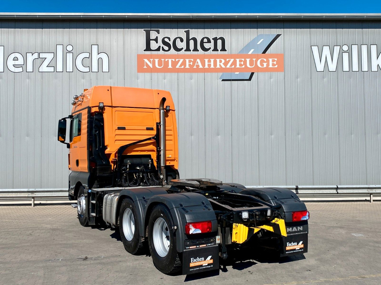 MAN TGX 33.580 6x4 BLS | D38*XLX*Navi*Retarder*ACC - Sattelzugmaschine: das Bild 3 MAN TGX 33.580 6x4 BLS | D38*XLX*Navi*Retarder*ACC - Sattelzugmaschine: das Bild 3