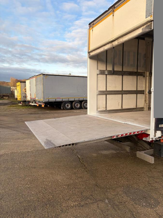 MAN TGM 18.290 - Plane LKW: das Bild 3 MAN TGM 18.290 - Plane LKW: das Bild 3