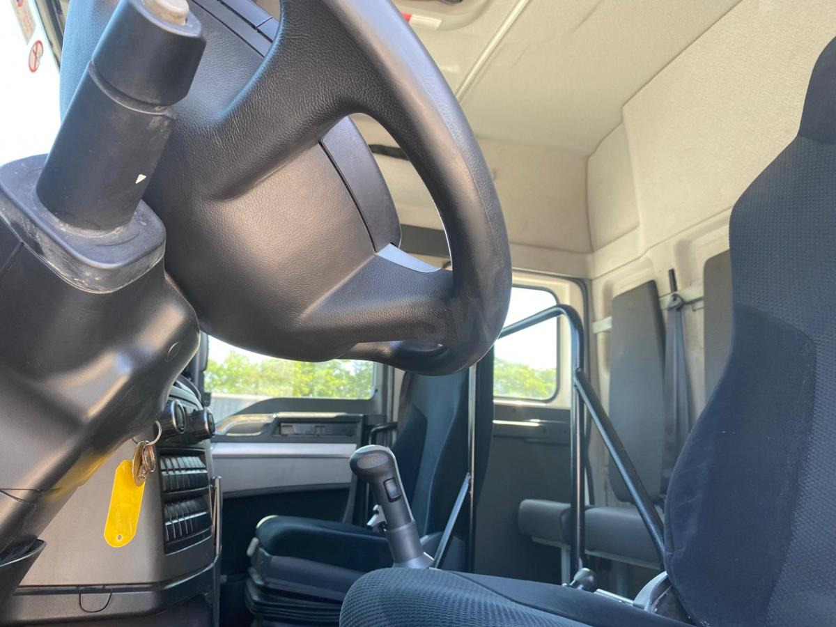MAN TGX 18.360 - Plane LKW: das Bild 3 MAN TGX 18.360 - Plane LKW: das Bild 3