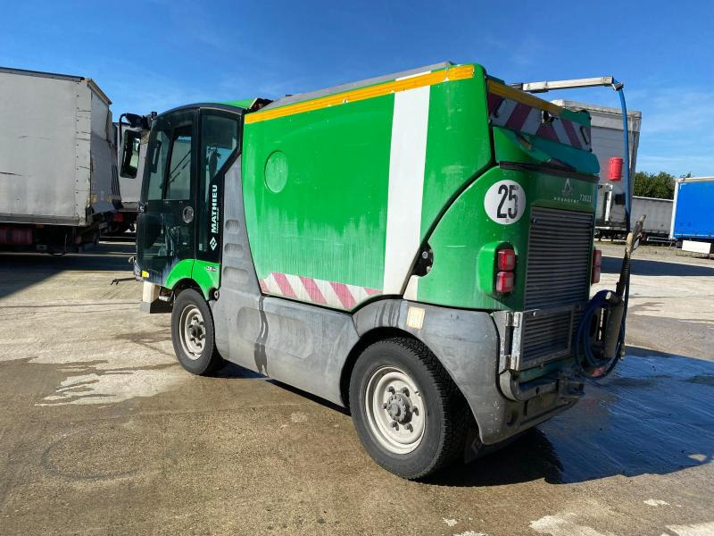 Mathieu Azura MC210 - Kehrmaschine: das Bild 4 Mathieu Azura MC210 - Kehrmaschine: das Bild 4