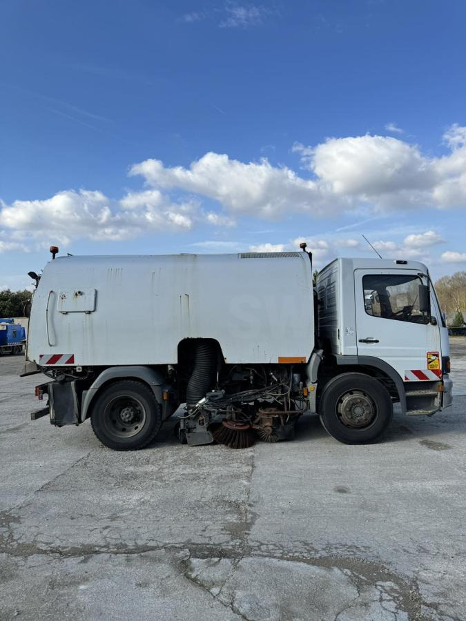 Mercedes Atego - Kehrmaschine: das Bild 2 Mercedes Atego - Kehrmaschine: das Bild 2