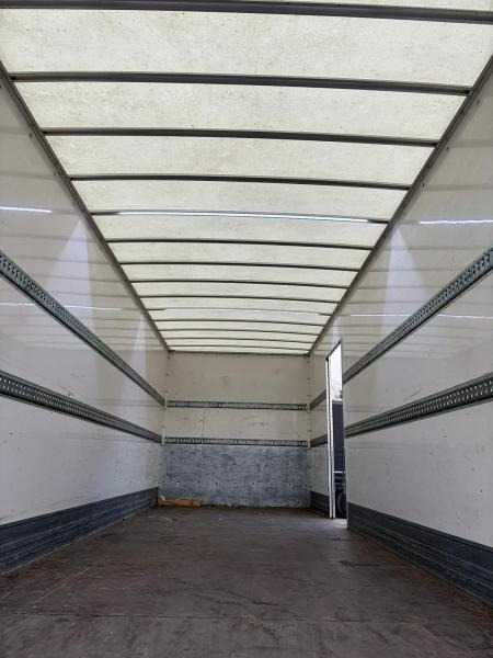 Renault D-Series 240.12 - Koffer LKW: das Bild 4 Renault D-Series 240.12 - Koffer LKW: das Bild 4