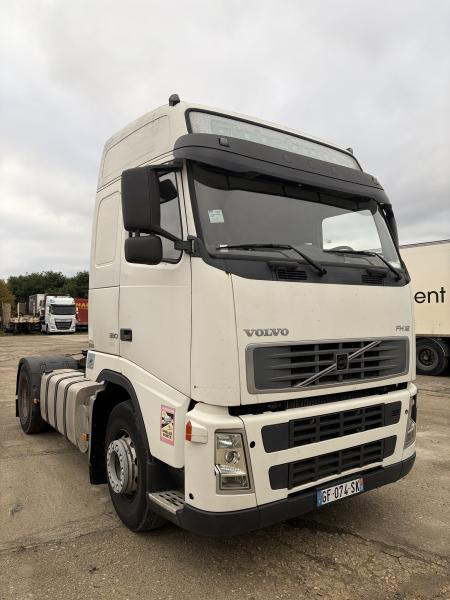 Volvo FH12 380 - Sattelzugmaschine: das Bild 1 Volvo FH12 380 - Sattelzugmaschine: das Bild 1