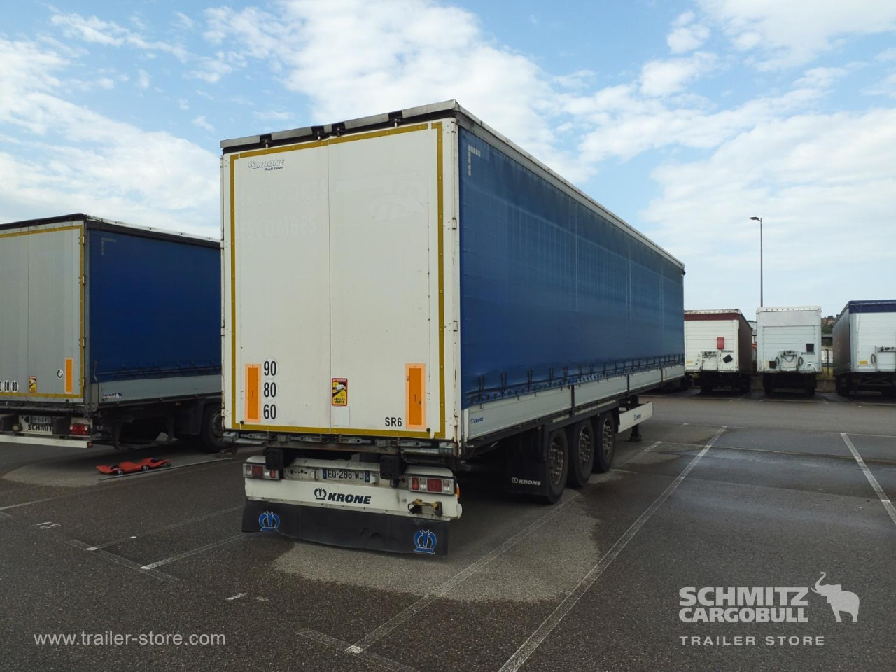 Planenauflieger KRONE Curtainsider Dropside: das Bild 9