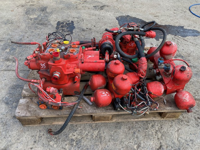 2426877 - O&K L45 - Ersatzteile für Baumaschine: das Bild 4 2426877 - O&K L45 - Ersatzteile für Baumaschine: das Bild 4