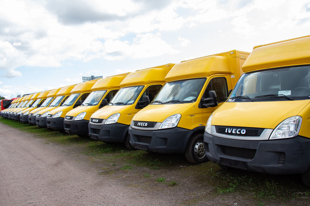 IVECO Daily 35 S11 C30C AUTOMATIK KAMERA MAXI Regale D - Koffer Transporter: das Bild 1 IVECO Daily 35 S11 C30C AUTOMATIK KAMERA MAXI Regale D - Koffer Transporter: das Bild 1