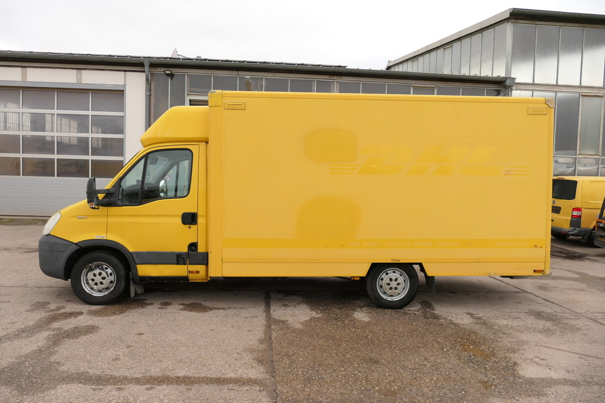 IVECO Daily 35 S11 C30C AUTOMATIK KAMERA MAXI Regale D - Koffer Transporter: das Bild 4 IVECO Daily 35 S11 C30C AUTOMATIK KAMERA MAXI Regale D - Koffer Transporter: das Bild 4