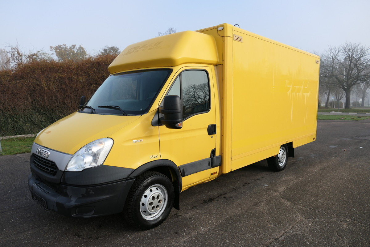 IVECO Daily 35 S11 C30C AUTOMATIK KAMERA Regale LUFT D - Koffer Transporter: das Bild 1 IVECO Daily 35 S11 C30C AUTOMATIK KAMERA Regale LUFT D - Koffer Transporter: das Bild 1