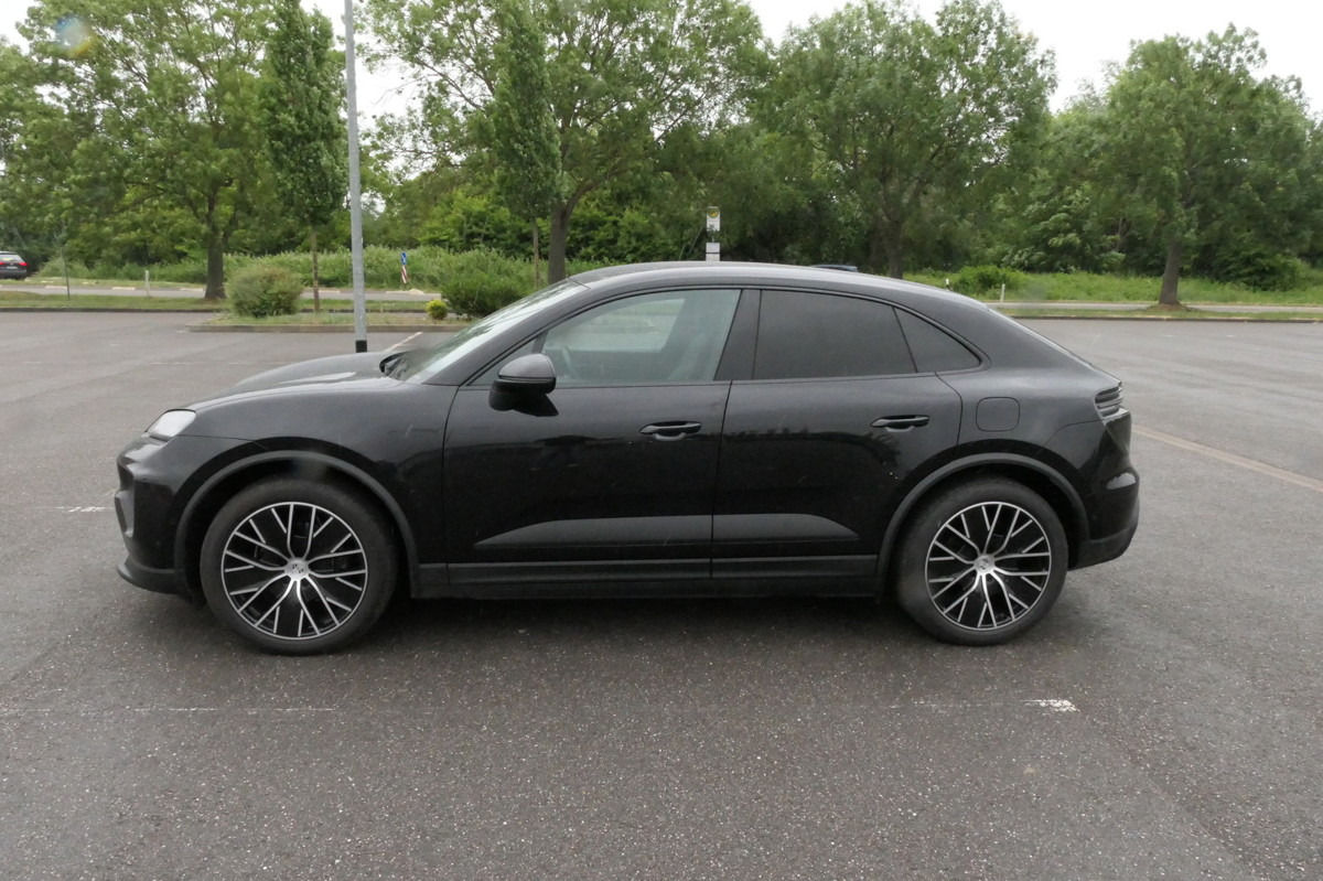 PORSCHE Macan 4 Electric - Bose Soundsystem Kombilimousi - SUV/ Geländewagen: das Bild 5 PORSCHE Macan 4 Electric - Bose Soundsystem Kombilimousi - SUV/ Geländewagen: das Bild 5