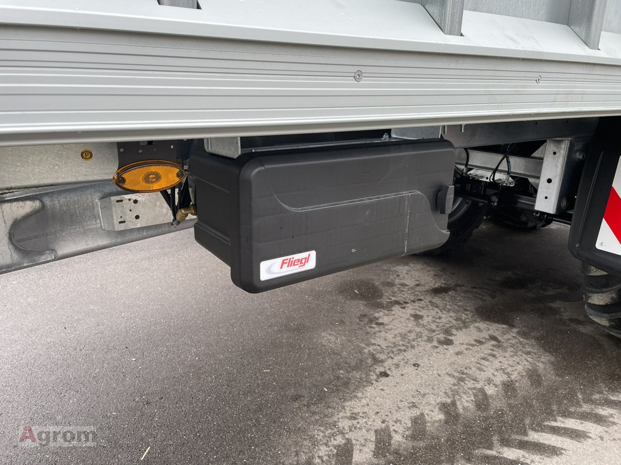 NEU: Landwirtschaftlicher Anhänger Fliegl ASW 271 TAURUS: das Bild 13