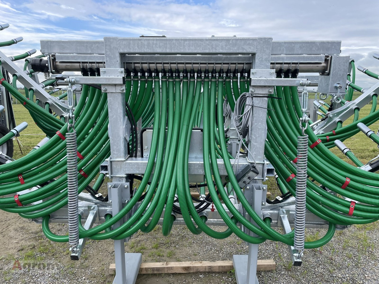 Fliegl Schleppschuhverteiler Compact 7,5 m - Gülleinjektor: das Bild 3 Fliegl Schleppschuhverteiler Compact 7,5 m - Gülleinjektor: das Bild 3