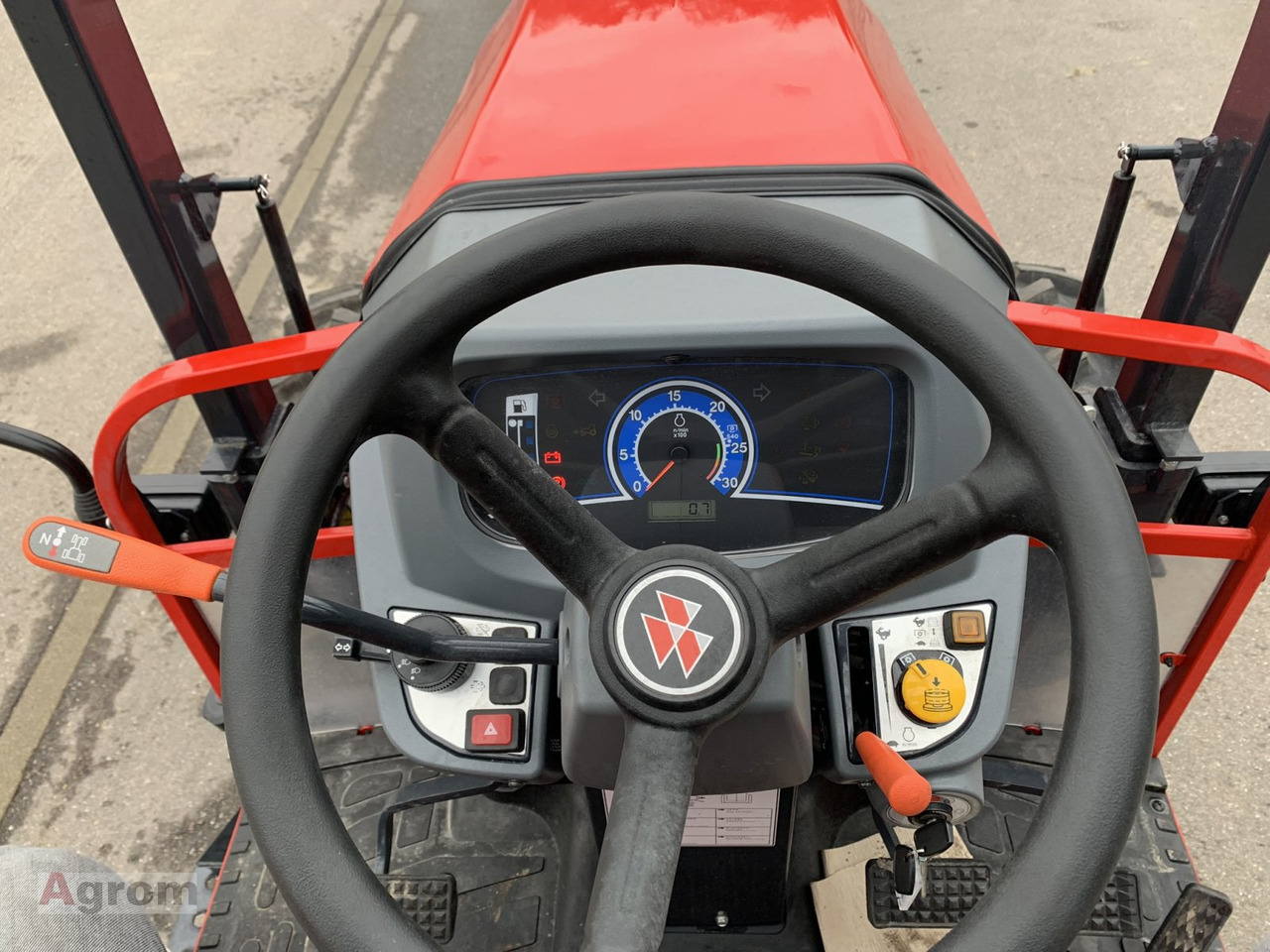 NEU: Traktor Massey Ferguson 1755 E: das Bild 12