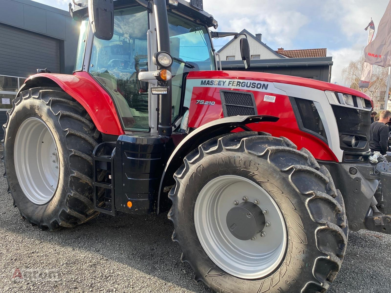 Massey Ferguson 7S.210 Dyna-VT EXCLUSIVE - Traktor: das Bild 2 Massey Ferguson 7S.210 Dyna-VT EXCLUSIVE - Traktor: das Bild 2