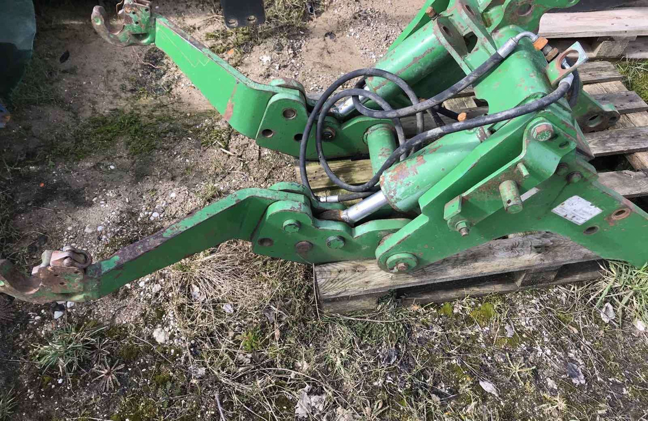 Valtra JOHN DEERE - Anbauteil für Landmaschine: das Bild 4 Valtra JOHN DEERE - Anbauteil für Landmaschine: das Bild 4