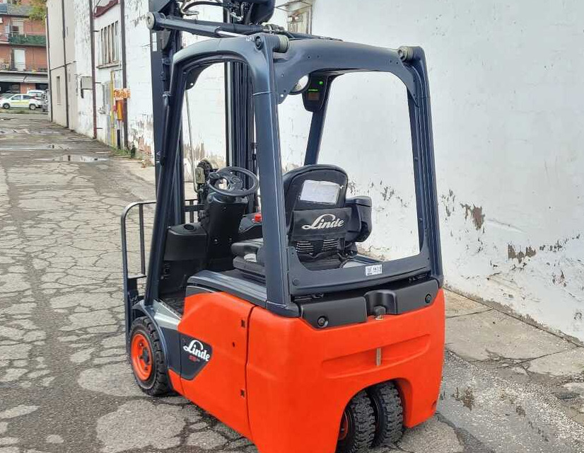 Linde E 15-02/386 (2500 ore) - Elektrostapler: das Bild 2 Linde E 15-02/386 (2500 ore) - Elektrostapler: das Bild 2