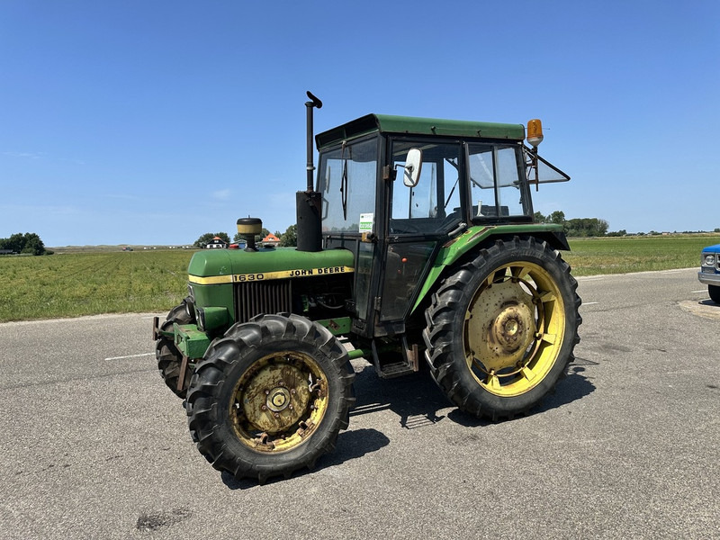 John Deere 1630 - Traktor: das Bild 1 John Deere 1630 - Traktor: das Bild 1