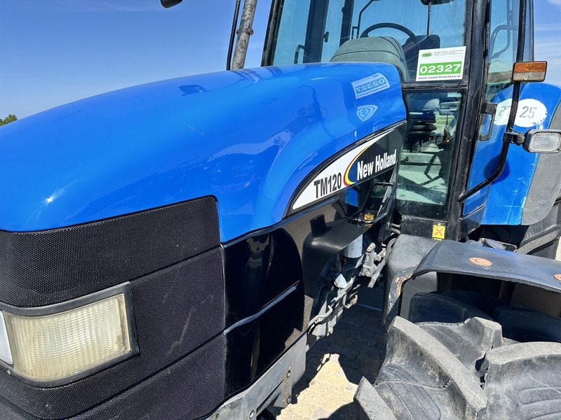 New Holland 8260 - Traktor: das Bild 2 New Holland 8260 - Traktor: das Bild 2