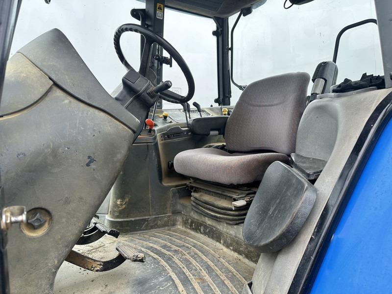 New Holland TM 120 - Traktor: das Bild 5 New Holland TM 120 - Traktor: das Bild 5