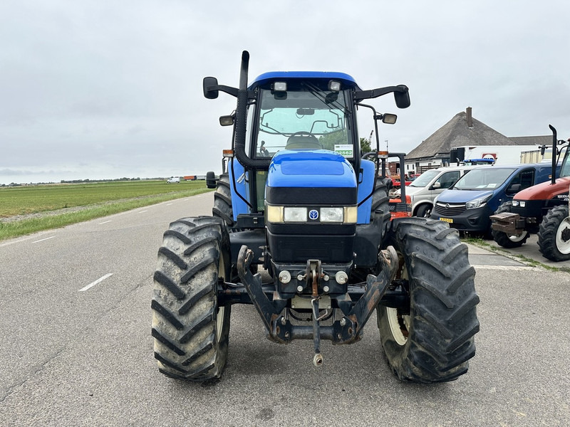 New Holland TM 120 - Traktor: das Bild 3 New Holland TM 120 - Traktor: das Bild 3