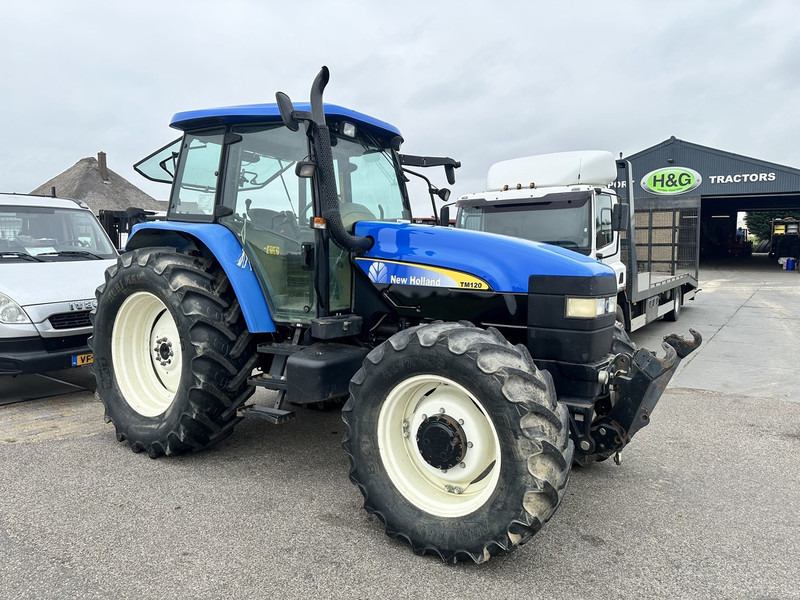 New Holland TM 120 - Traktor: das Bild 4 New Holland TM 120 - Traktor: das Bild 4