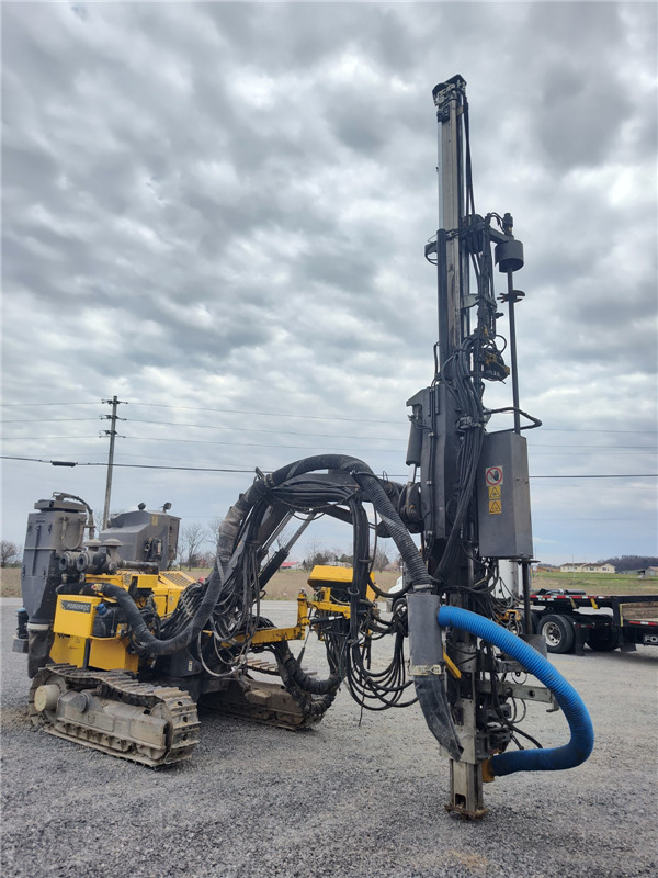 Atlas Copco PowerROC T30 - Bohrgerät: das Bild 2 Atlas Copco PowerROC T30 - Bohrgerät: das Bild 2