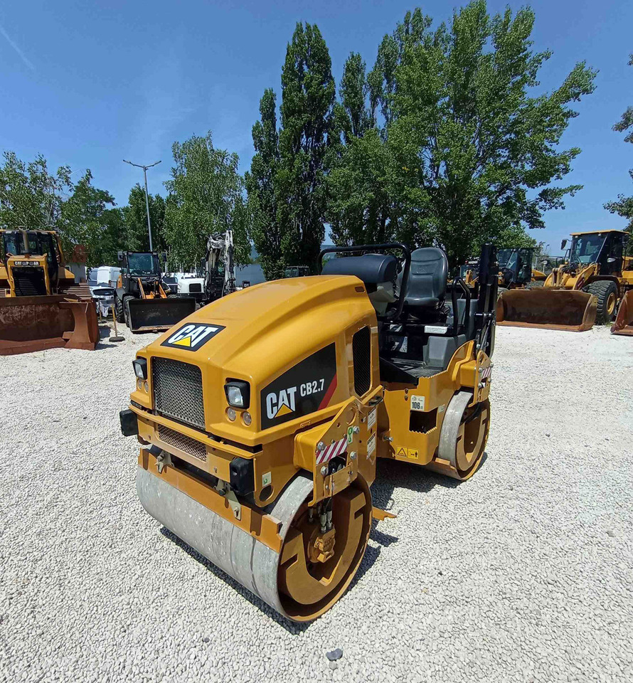Caterpillar CB2.7 - Walzen: das Bild 1 Caterpillar CB2.7 - Walzen: das Bild 1
