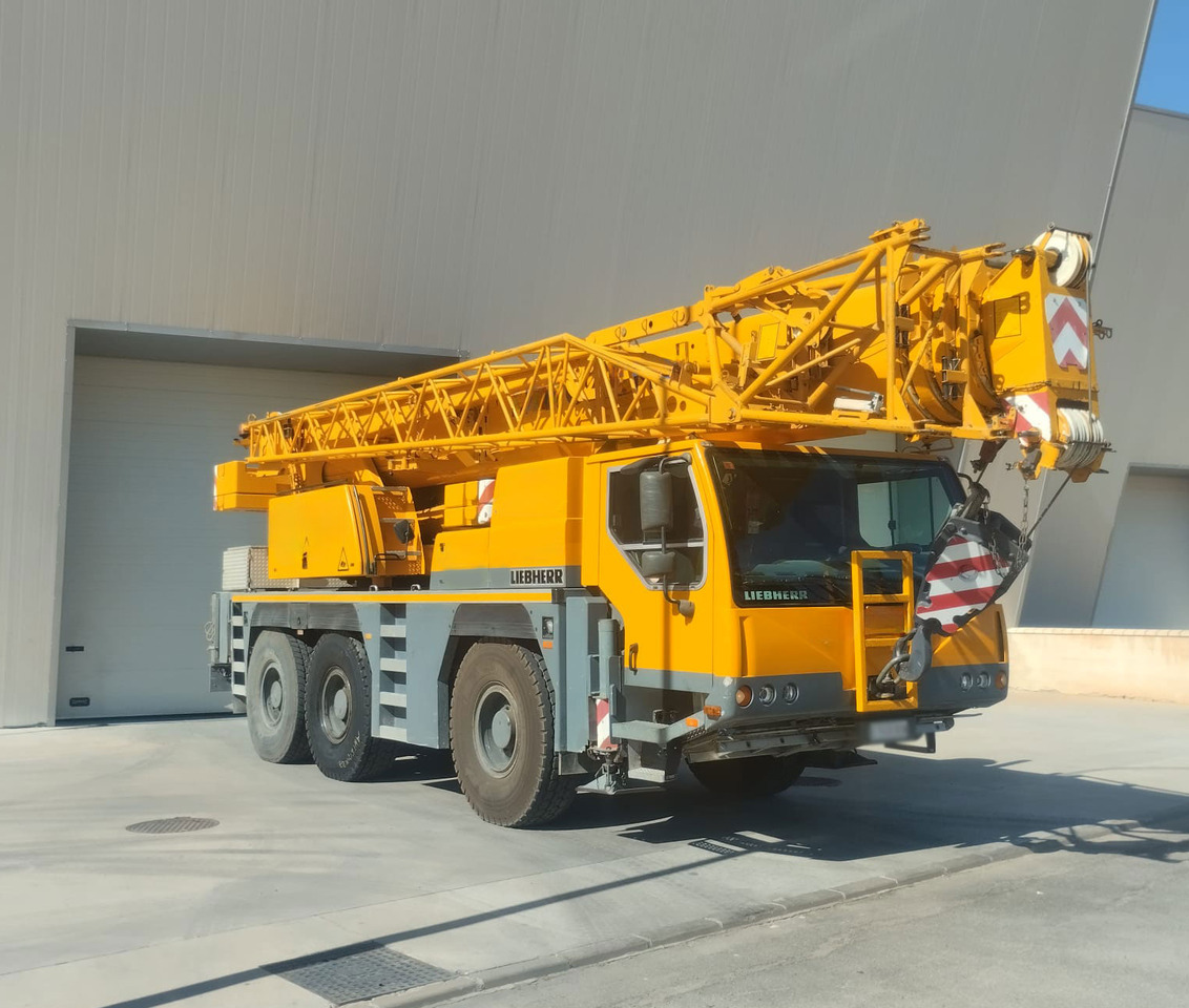 Liebherr LTM 1055-3.1 - Mobilkran: das Bild 1 Liebherr LTM 1055-3.1 - Mobilkran: das Bild 1