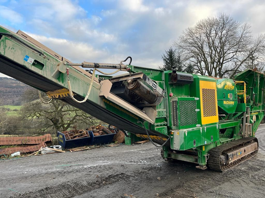 McCloskey J45 - Backenbrecher: das Bild 1 McCloskey J45 - Backenbrecher: das Bild 1