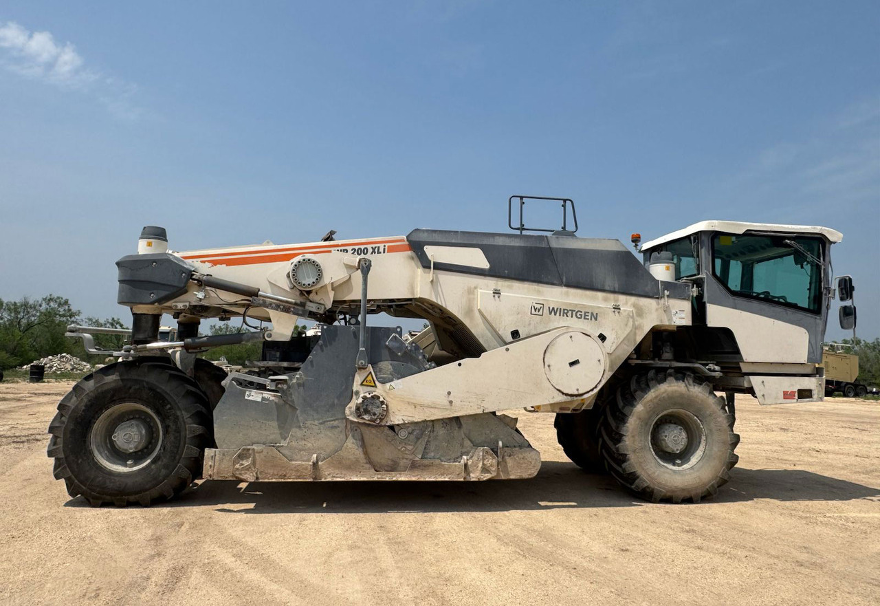 Wirtgen WR 200 XLI - Bodenstabilisierer: das Bild 2 Wirtgen WR 200 XLI - Bodenstabilisierer: das Bild 2