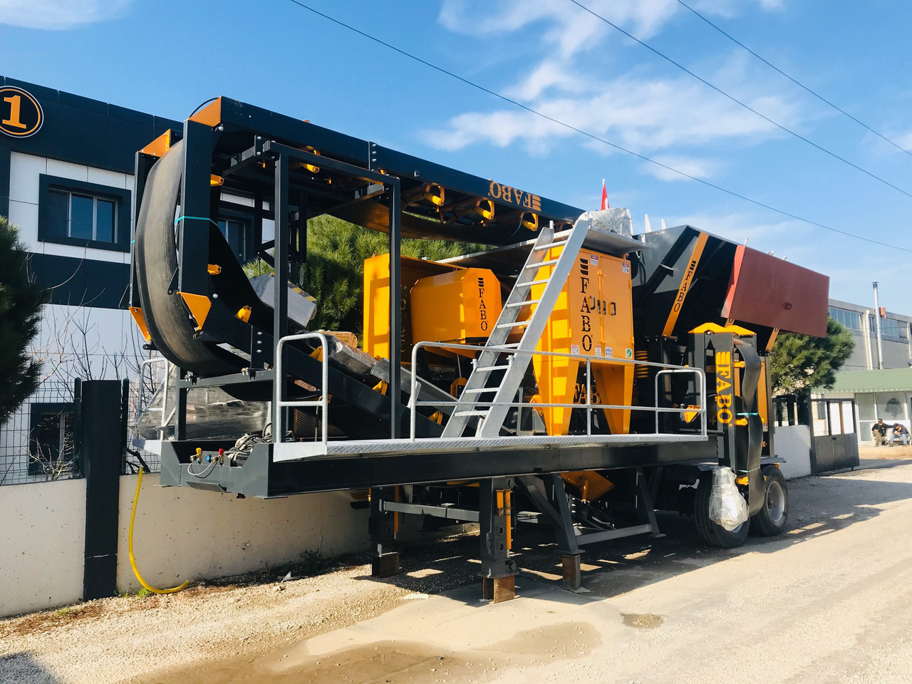 FABO mobile jaw crusher - Backenbrecher: das Bild 2 FABO mobile jaw crusher - Backenbrecher: das Bild 2