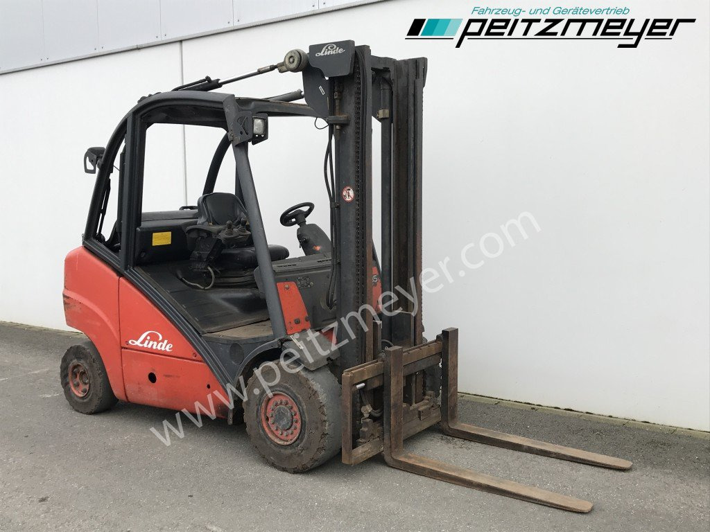LINDE Gabelstapler H 35 T Gas + Seitenschieber - Treibgasstapler: das Bild 2 LINDE Gabelstapler H 35 T Gas + Seitenschieber - Treibgasstapler: das Bild 2