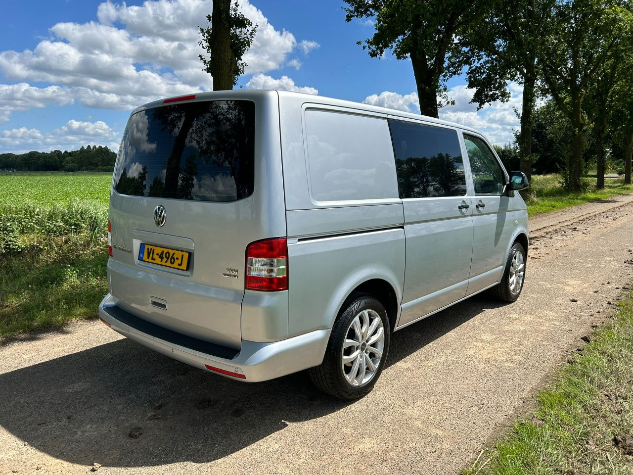 Volkswagen Transporter 2.0 TDI Bleumotion Technology L1 H1 114 PK apk 14-12-2024 Airco NL - Kleintransporter: das Bild 4 Volkswagen Transporter 2.0 TDI Bleumotion Technology L1 H1 114 PK apk 14-12-2024 Airco NL - Kleintransporter: das Bild 4