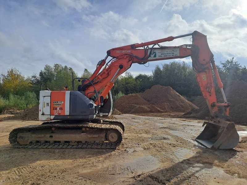 Hitachi ZX225USLC-3 - Kettenbagger: das Bild 5 Hitachi ZX225USLC-3 - Kettenbagger: das Bild 5